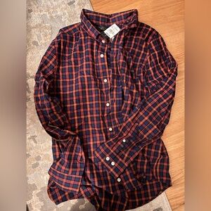 NWT Bloomingdale’s Men’s Store Button Down 
So soft!